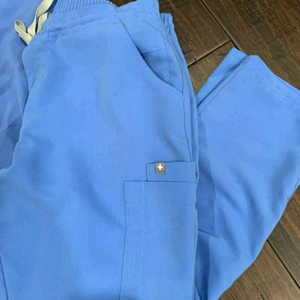 Figs scrubs